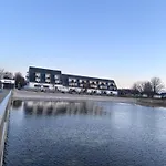 App 8o - Grosser Tag Am Mit Wasserblick In