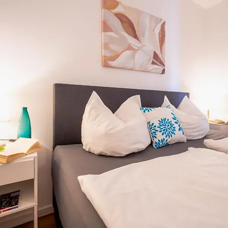 App 8o Grosser Tag Am Mit Wasserblick *