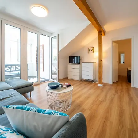 App 8o Grosser Tag Am Mit Wasserblick شقة