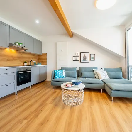 App 8o Grosser Tag Am Mit Wasserblick درانسكي