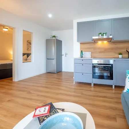 شقة App 8o Grosser Tag Am Mit Wasserblick *