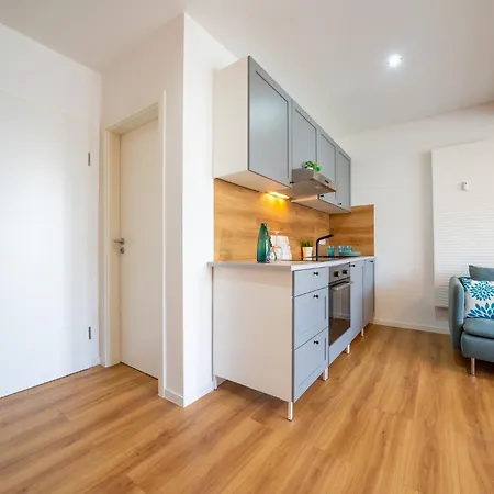 App 8o Grosser Tag Am Mit Wasserblick درانسكي