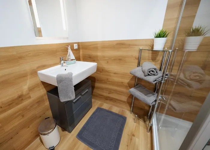 App 8o Grosser Tag Am Mit Wasserblick *